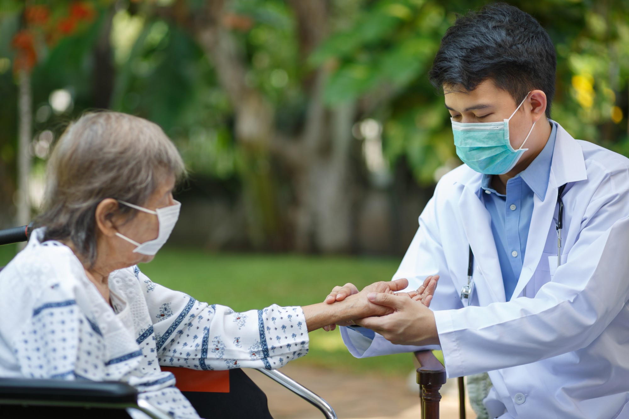 Stay and local support services for medical travellers